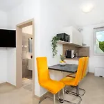 شقة With Parking Space Baska, Krk - 25249 *