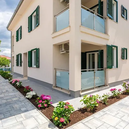 Appartamento With Parking Space Baska, Krk - 25249