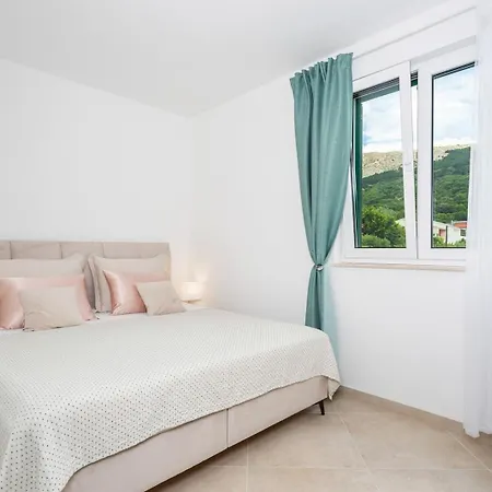 With Parking Space Baska, Krk - 25249 Appartamento